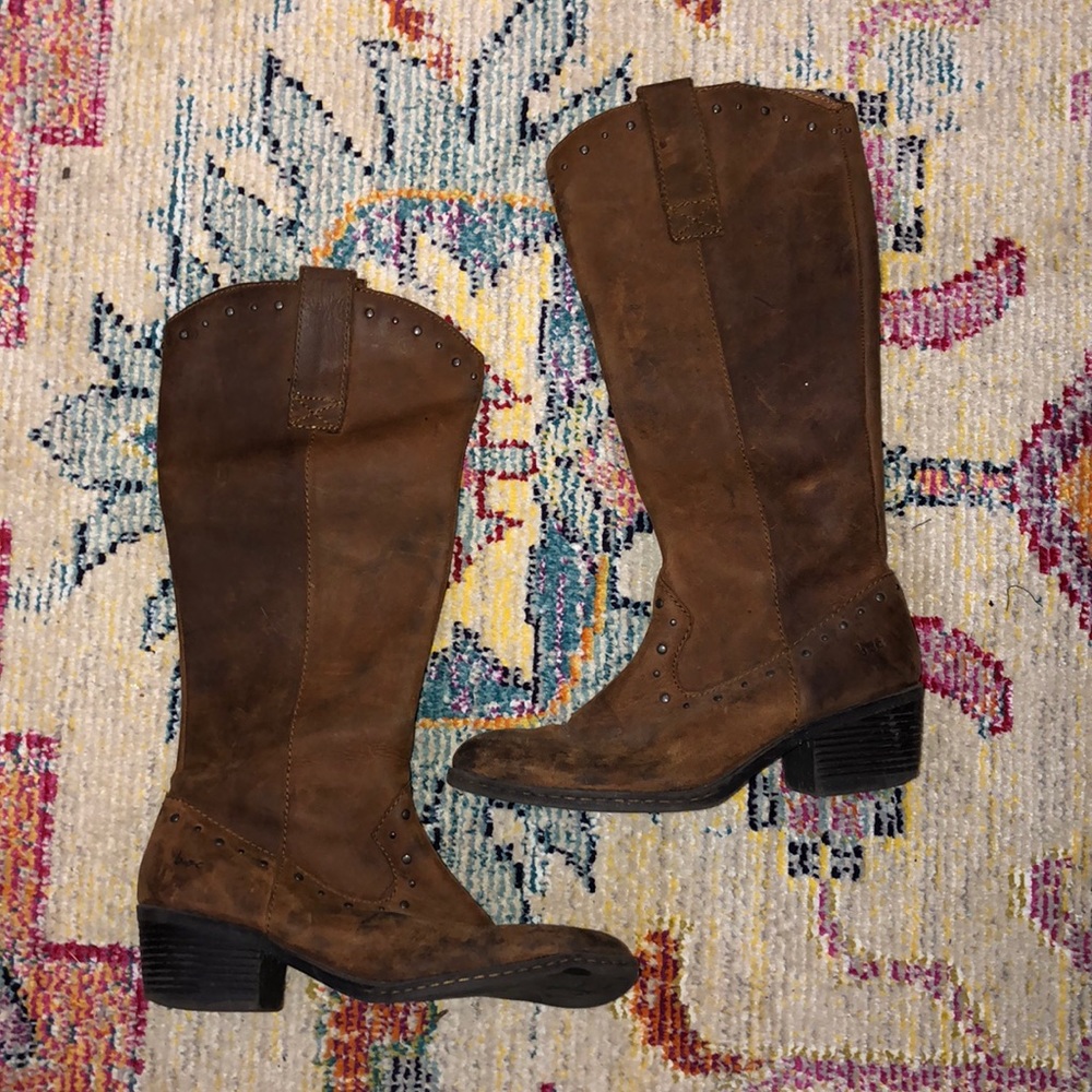 Leather riding boots/cowboy boots